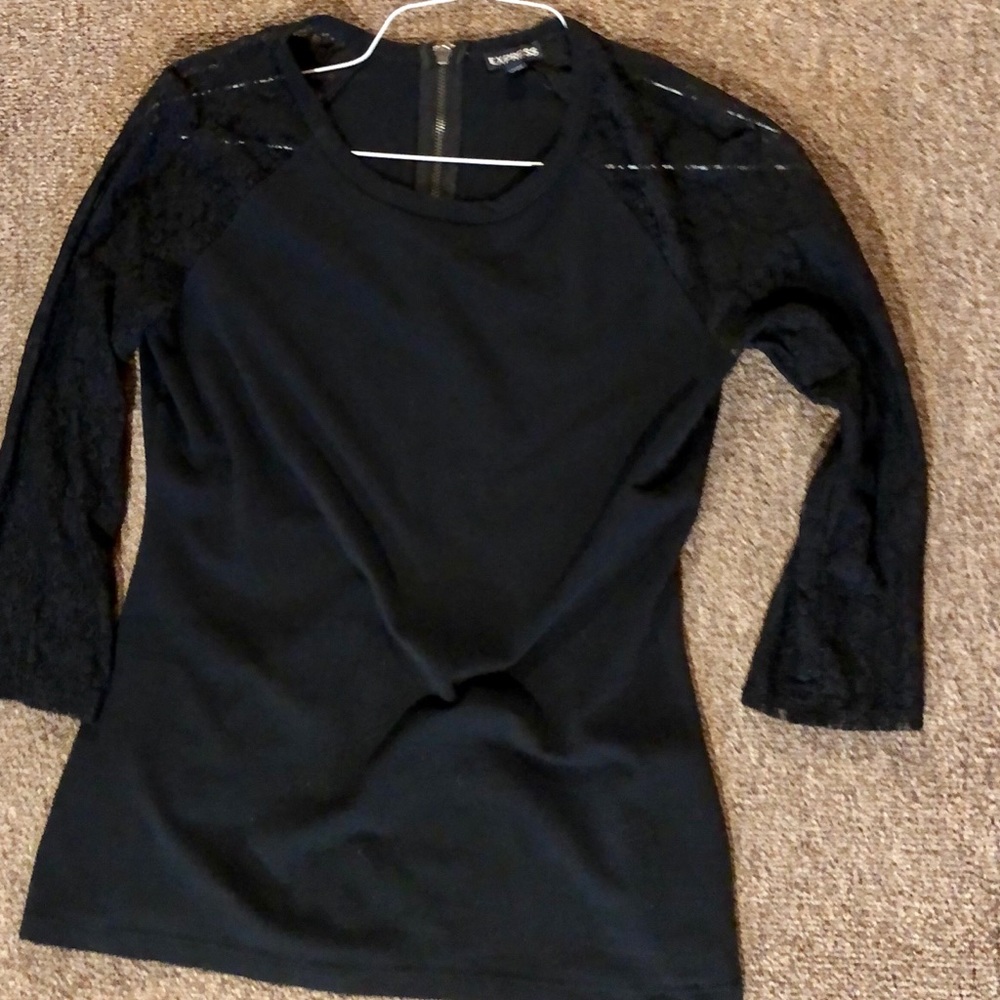 🔥3/$20🔥EXPRESS⚡️ BLACK FITTED TOP😍